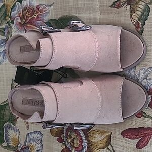 NWT Women's Double Buckle Slides